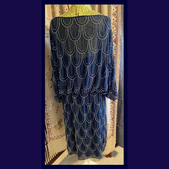 Vintage 1920s-inspired Art Deco Beaded Cocktail Dress - Picture 2 of 4